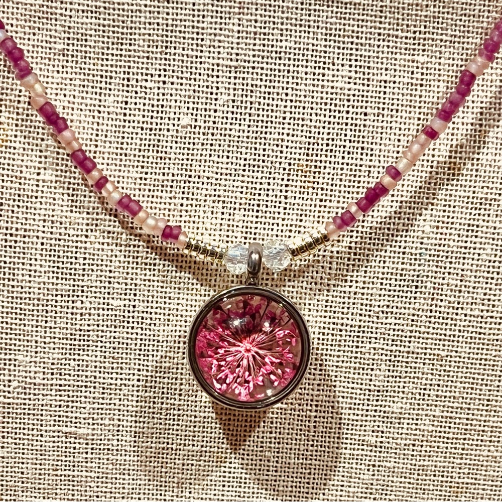 New Pretty Shades Of Pink Seed Bead Necklace With Pink Flower Locket